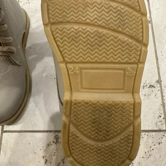 The Humble Soles Leather Grey Chukka Lace-Up Boots - Picture 6 of 8